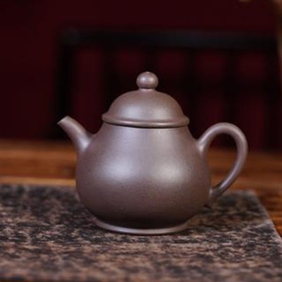 High-Pan Yixing teapot | Zi ni | 140 ml