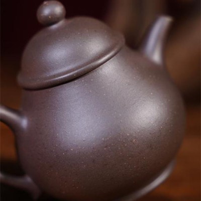 High-Pan Yixing teapot | Zi ni | 140 ml