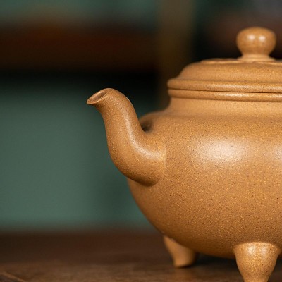 Dabin-Ruyi Yixing teapot | Gold Duan ni | 250 ml